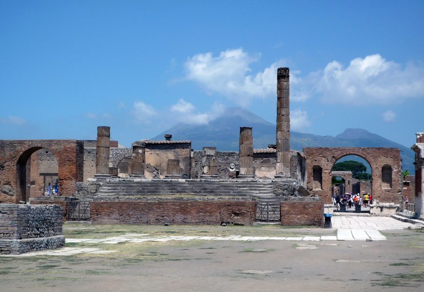 Foro, mirando hacia el monte Vesubio, Pompeya