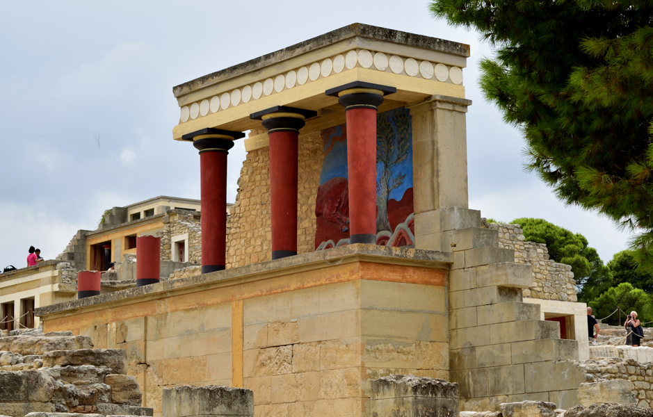 Vista contemporánea de Knossos mirando al suroeste desde la entrada Monumental Norte