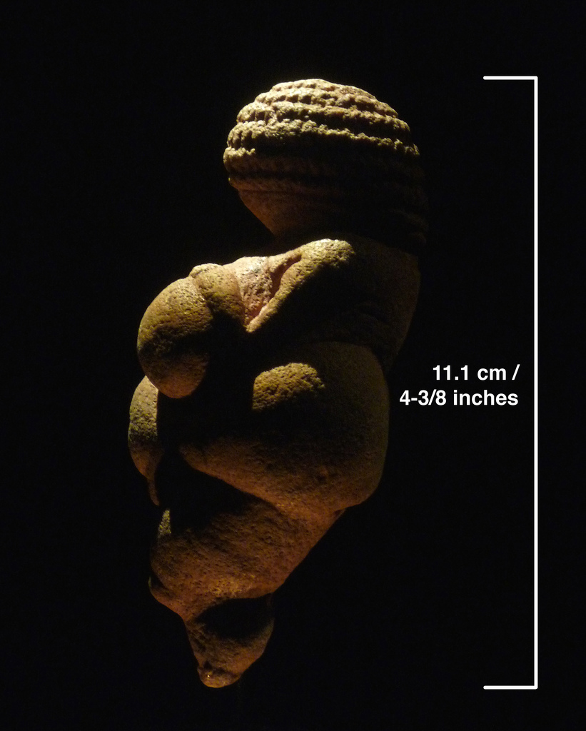 Віллендорфська Венера, близько 24 000-22 000 до н.е., вапняк заввишки 11,1 см (Музей природознавства, Відень)
