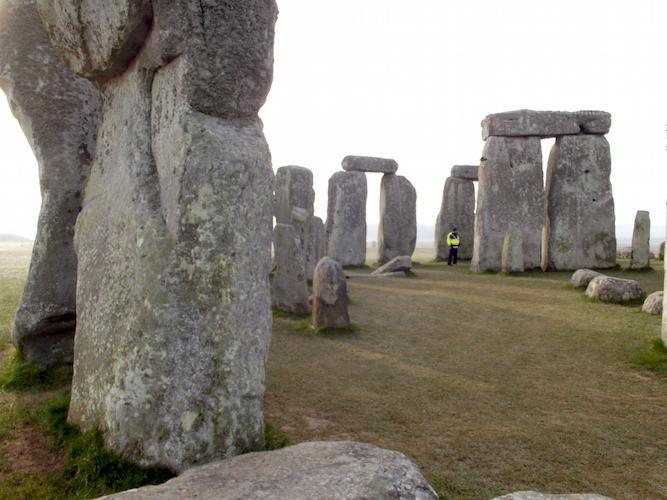 Stonehenge, Salisbury Plain, Wiltshire, Inglaterra, c. 2550-1600 B.C.E., círculo 97 pies de diámetro, trilitones: 24 pies de alto