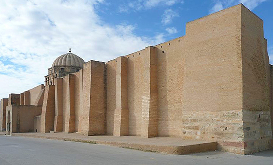 Exterior of the Quibla Wall, Great Mosque of Kairouan (photo: Gavinother, CC BY 2.0)