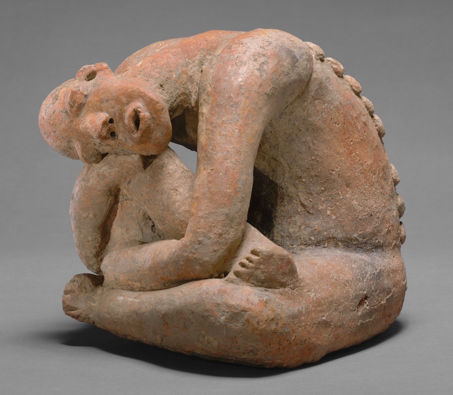 Seated Figure, terracotta, 13th century, Mali, Inland Niger Delta region, Djenn&eacute; peoples, 25/4 x 29.9 cm (The Metropolitan Museum of Art)