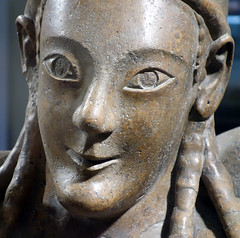 Sarcófago de los Esposos, detalle con cabeza de mujer