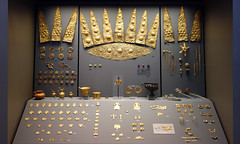 Artefactos de oro de Grave Circle A en Micenas, Grecia