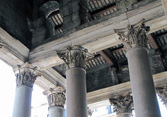 Pantheon porch truss