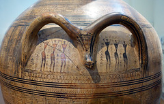 Las figuras debajo de los mangos, Dipylon Amphora, c. 755-750 B.C.E.