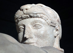 Гераклес (Face), Східний фронтон
