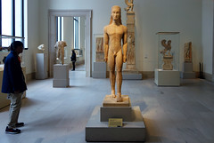 New York Kouros with viewer