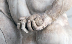 Lisippos, Farnese Hércules, mano derecha