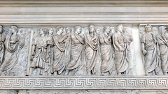 Ara Pacis Augustae, procesión (norte), figuras del colegio sacerdotal (asociación) de Septemviri epulones