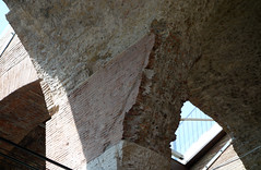 Mercado de Trajano, muelle de concreto con revestimiento de ladrillo