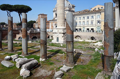 Vista de Basílica Ulpia y Columna de Trajano
