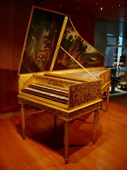 Picture of a harpsichord